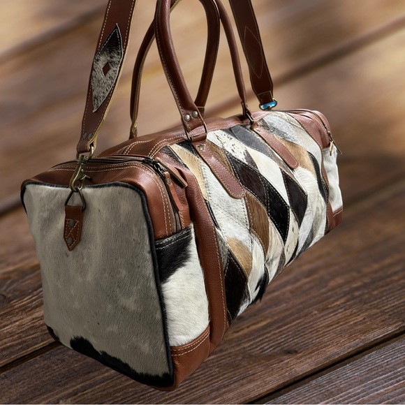 Fabulous Duffel Unisex genuine Cowhide Leather XL travel weekender patched - Picture 6 of 14